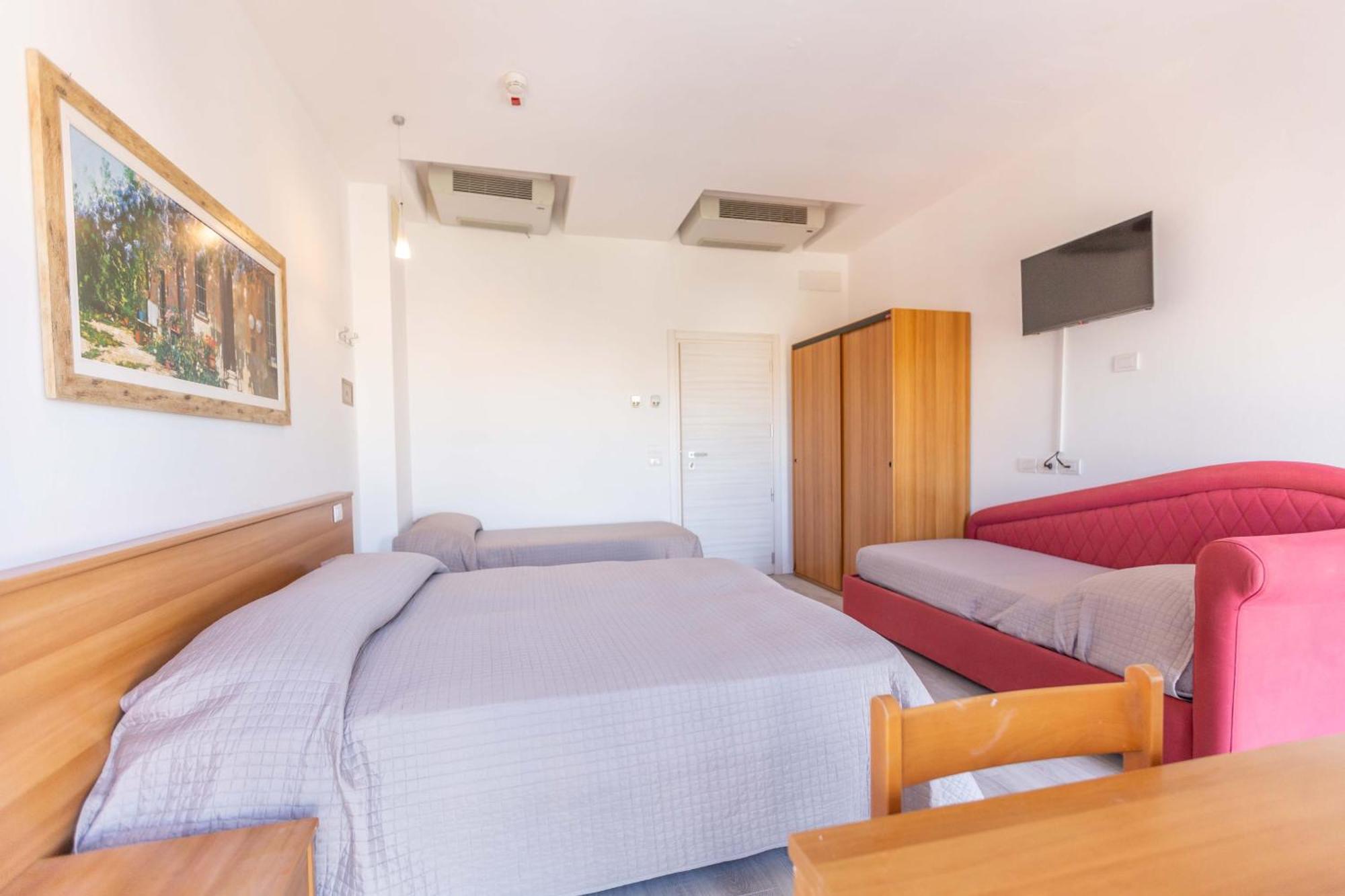 Hotel Ribot Rimini Buitenkant foto