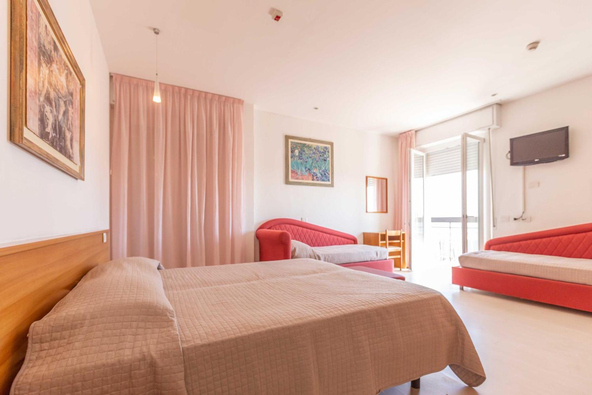 Hotel Ribot Rimini Buitenkant foto