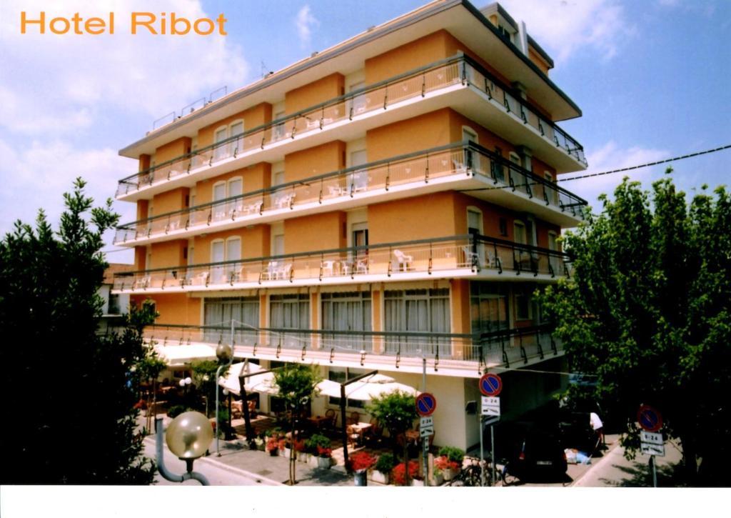 Hotel Ribot Rimini Buitenkant foto