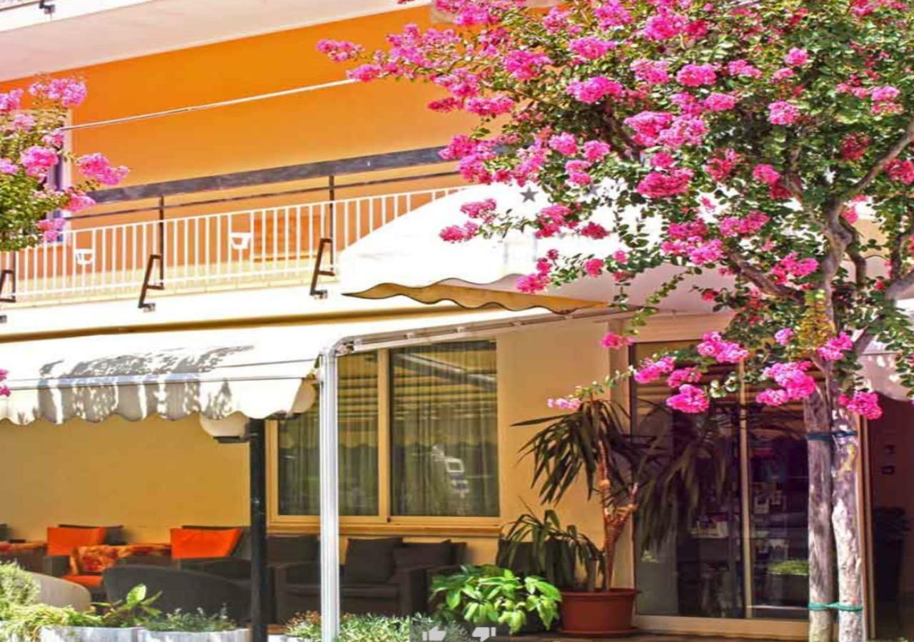 Hotel Ribot Rimini Buitenkant foto